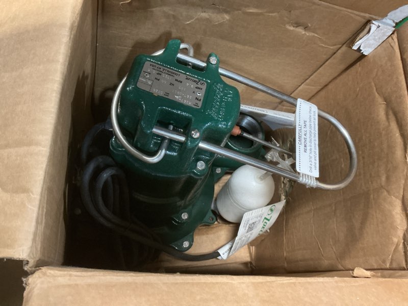Condition photo showing Good Condition for zoeller waste-mate 267-0001 sewage pump, 1/2 hp automatic – heavy-duty submersible sewage, effluent or dewatering pump green submersible