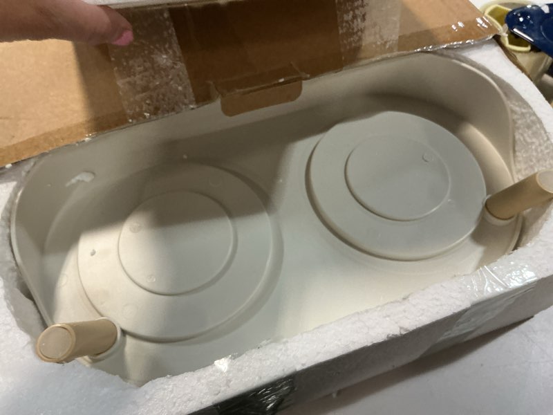 Condition photo showing Good Condition for elevated ceramic dog bowl set - double dog feeding bowls with stand splash proof - raised dishes for food and water - ideal for small to medium dogs - 2 x 850 ml - 28.74 oz medium black
