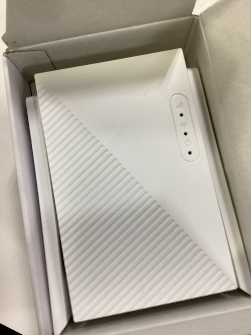 Condition photo showing New/Like New for wifi extender wifi booster 1200 mbps dual band (5ghz/2.4ghz) wifi extenders signal booster for home, internet extended booster wifi repeater (white)