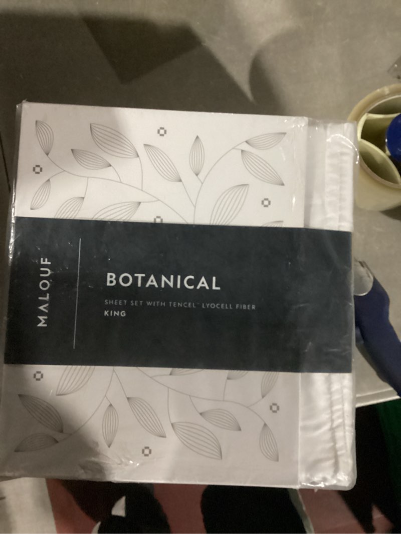 Condition photo showing New/Like New for Malouf Soft and Eco Friendly Tencel Pillowcase-and-Sheet-Sets, King, White King White