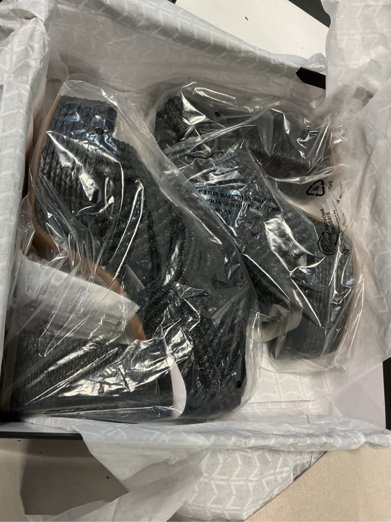 Condition photo showing New/Like New for (5M)Marc Fisher LTD womens Caddy 5 Black 001