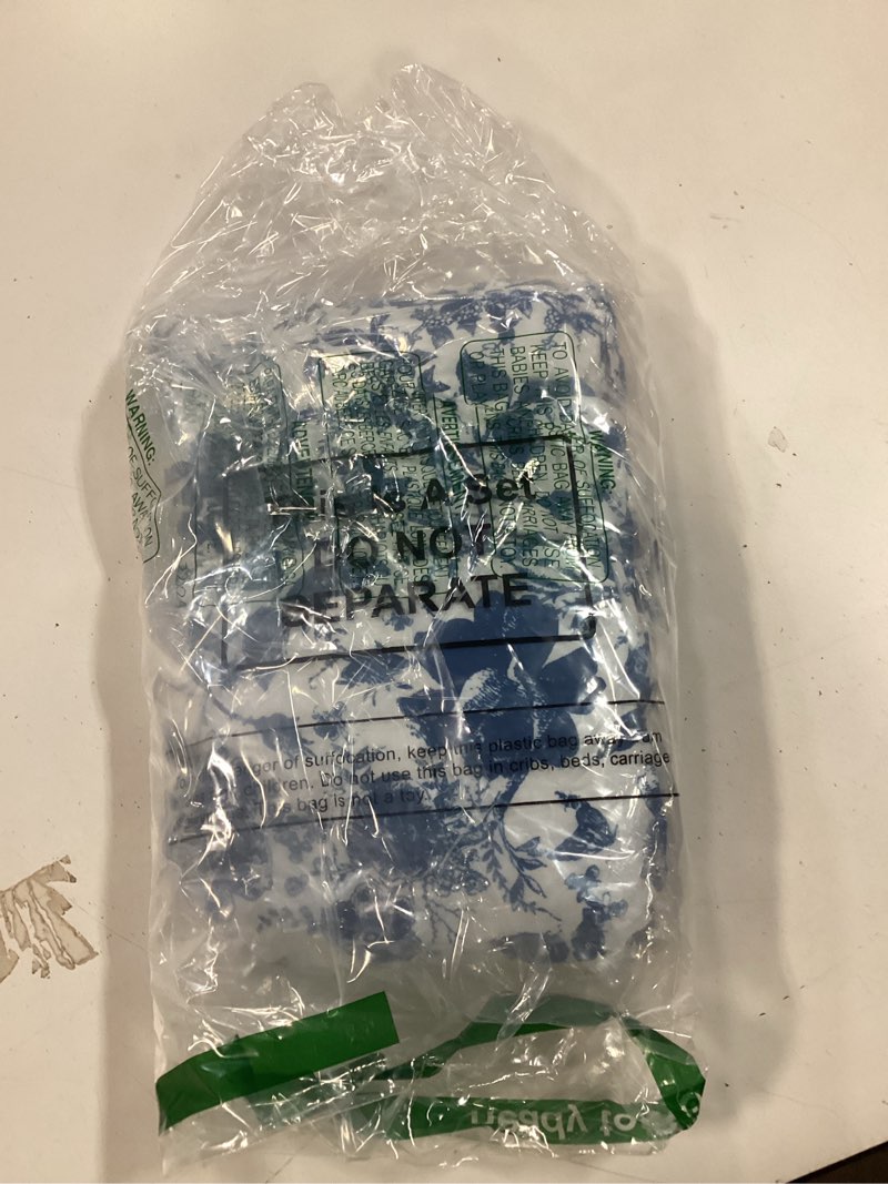 Condition photo showing Good Condition for Moukeren 6 Pcs Chinoiserie Blue and White Chair Covers Floral Butterfly Removable Washable Stretch Kitchen Chair Covers for Dining Home Party Hotel Banquet Decor