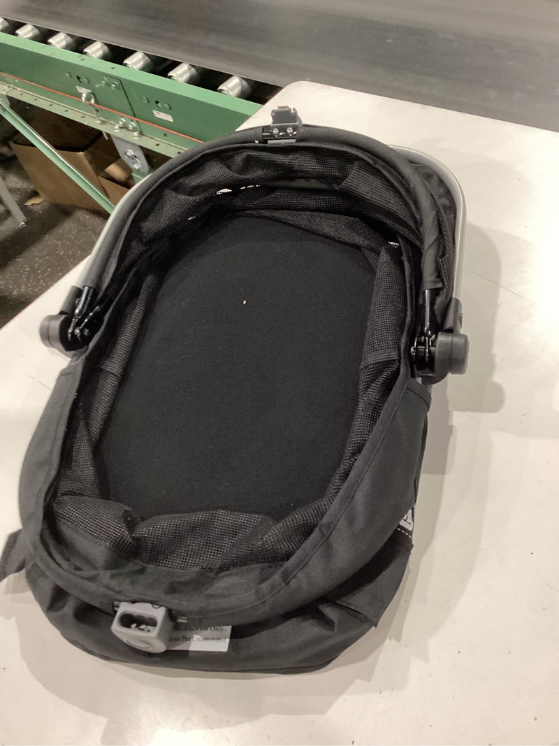 Condition photo showing New/Like New for pet gear no-zip view 360 pet safety carrier & car seat for small dogs & cats push button entry, view 360 20-inch, onyx onyx 20 inch