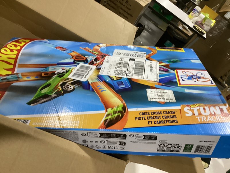 Condition photo showing New/Like New for Hot Wheels Track Set with 1:64 Scale Toy Car, 4 Intersections for Crashing, Powered by a Motorized Booster, Criss-Cross Crash Track (Amazon Exclusive) Crash Set