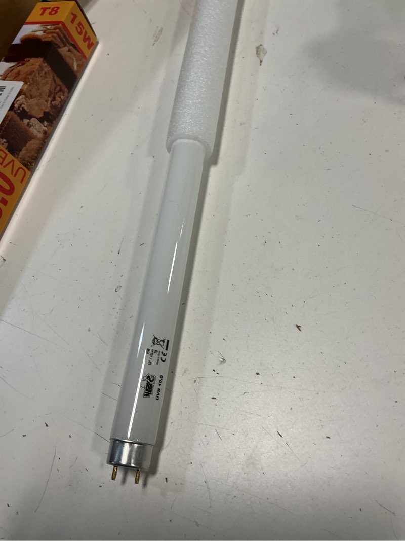 Condition photo showing Good Condition for lucky herp 10.0 fluorescent desert terrarium lamp tube,t8,15 watt 18 inches