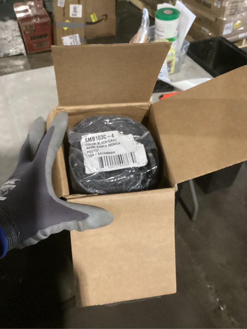 Condition photo showing Good Condition for jonathan y smb103c-4 palazzo vine and border textured weave indoor outdoor area rug coastal bohemian vintage rustic glam easy cleaning bedroom kitchen backyard patio non shedding, 4 x 6, black/gray black/gray 4 x 6