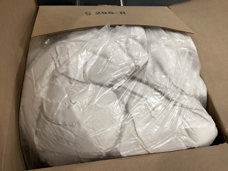 Condition photo showing Good Condition for beige comforter 
