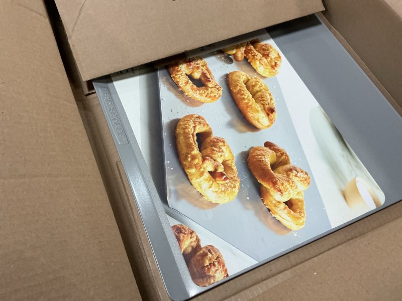 Condition photo showing Good Condition for Farberware Insulated Bakeware Nonstick Cookie Baking Sheet, 15.5" x 20", Light Gray