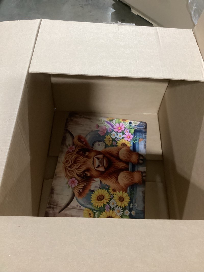 Condition photo showing Good Condition for 3 Highland Cow with Sunflowers glass cutting boards