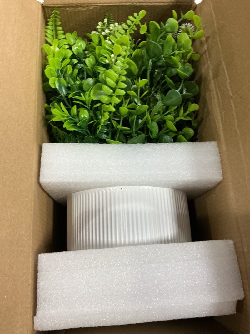 Condition photo showing New/Like New for YOSKMIOR Fake Plants with Ceramic Pots, Artificial Plants Indoor, Faux Plant Flowers for Table Cente