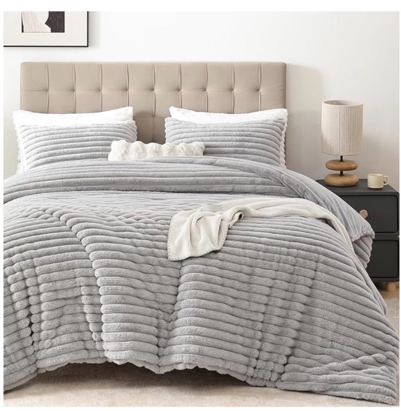 Smoofy Fluffy Queen Comforter Set 3 Pieces - Light Grey Fleece Fluffy Comforter Queen Set, Luxury Fuzzy Queen Bed Set, Soft &Warm Bed Comforter All Season, Heavy Queen Bedding with 2 Pillow Cases