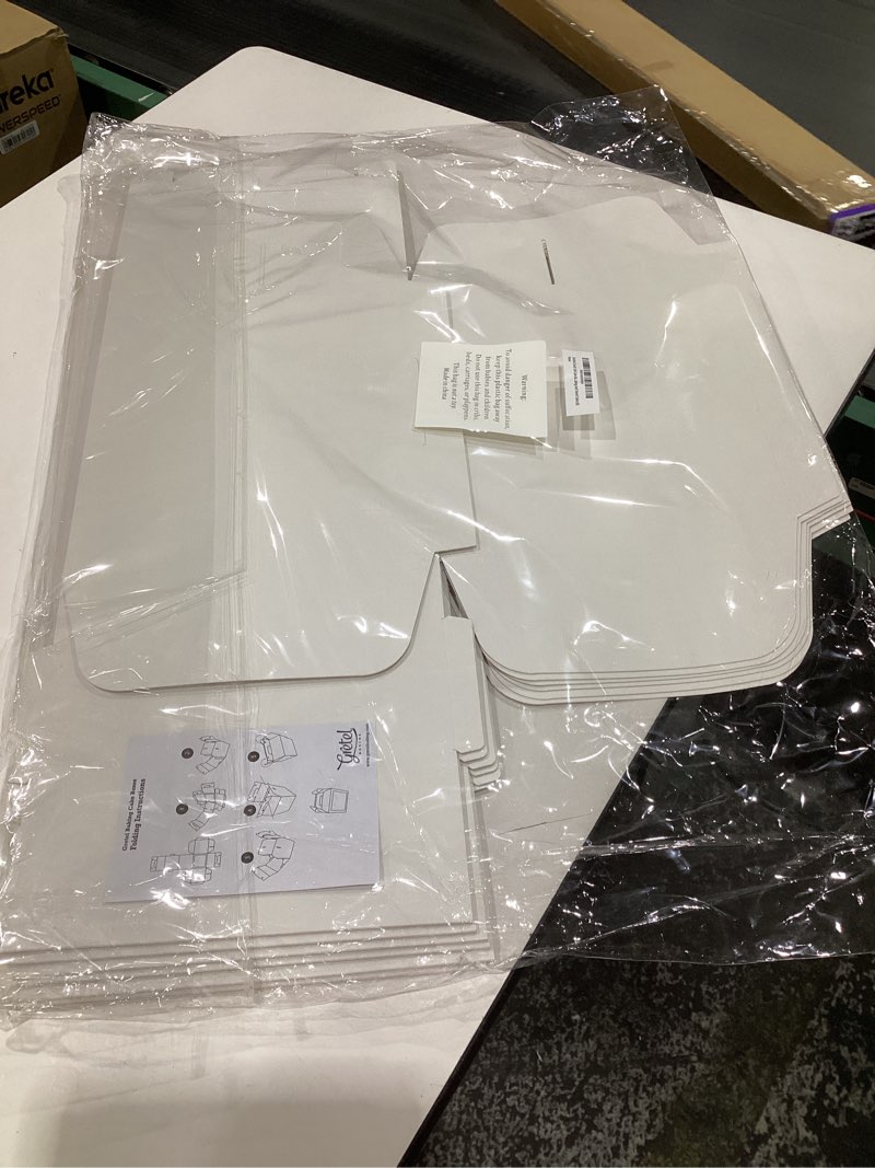 Condition photo showing New/Like New for GRETEL BAKING 6-pack 10x10x12 inch Cake Boxes with Clear Window and Handle. Perfect as Tall Cake Carrier, Cake Transport Container, Tall Cake Boxes for Tier Cakes, Wedding Cakes, Large Cakes 10"x10"x12"