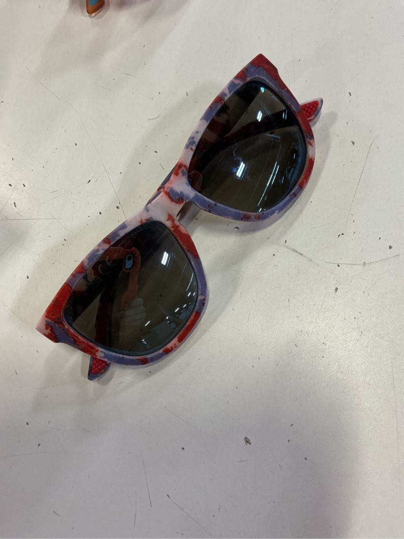 Condition photo showing New/Like New for  youth classic square sunglasses