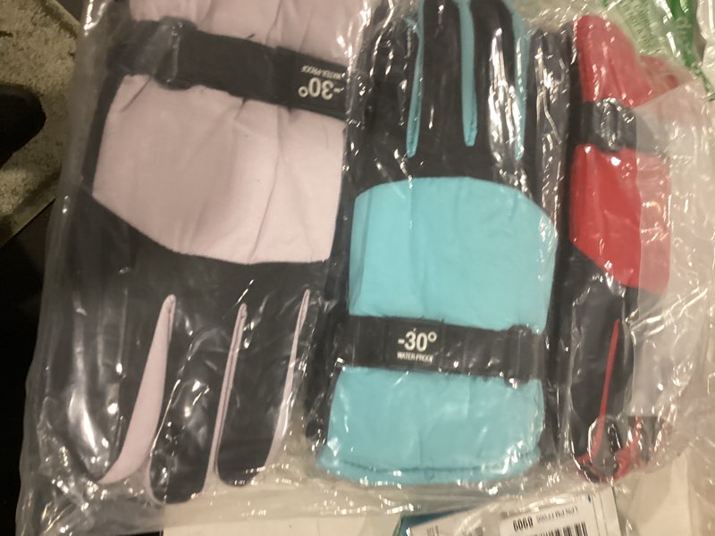 Condition photo showing Good Condition for Bencailor 6 Pairs Mens Winter Snow Gloves Women Warm Waterproof Ski Mittens Adjustable for Adult Col