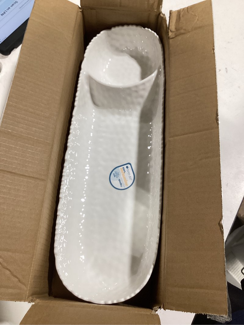 Condition photo showing Good Condition for pampa bay chip and dip (glossy white)