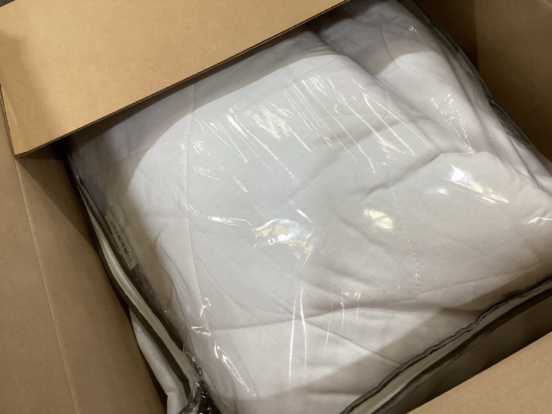 Condition photo showing As Is for mattress topper sheet protector underblanket extra thick mattress pad cover woolmark under blanket (queen 60" x 80" - 150 x 200 cm)