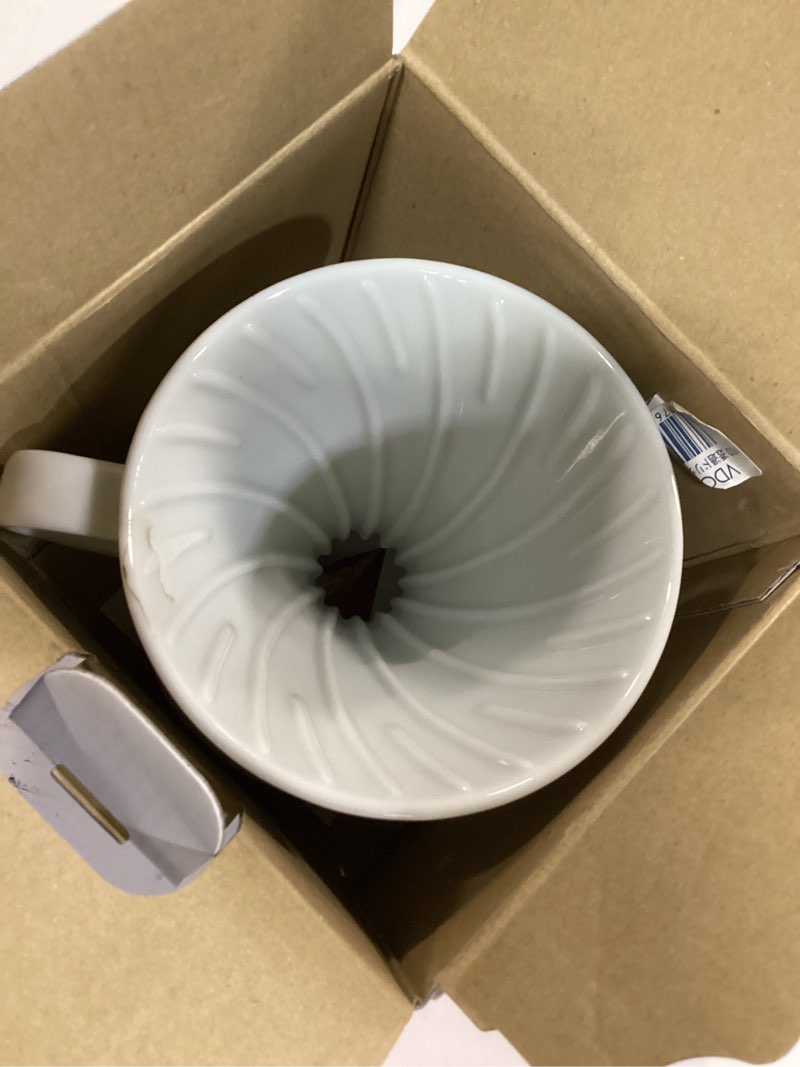 Condition photo showing New/Like New for hario v60 ceramic coffee dripper pour over cone coffee maker size 01, white