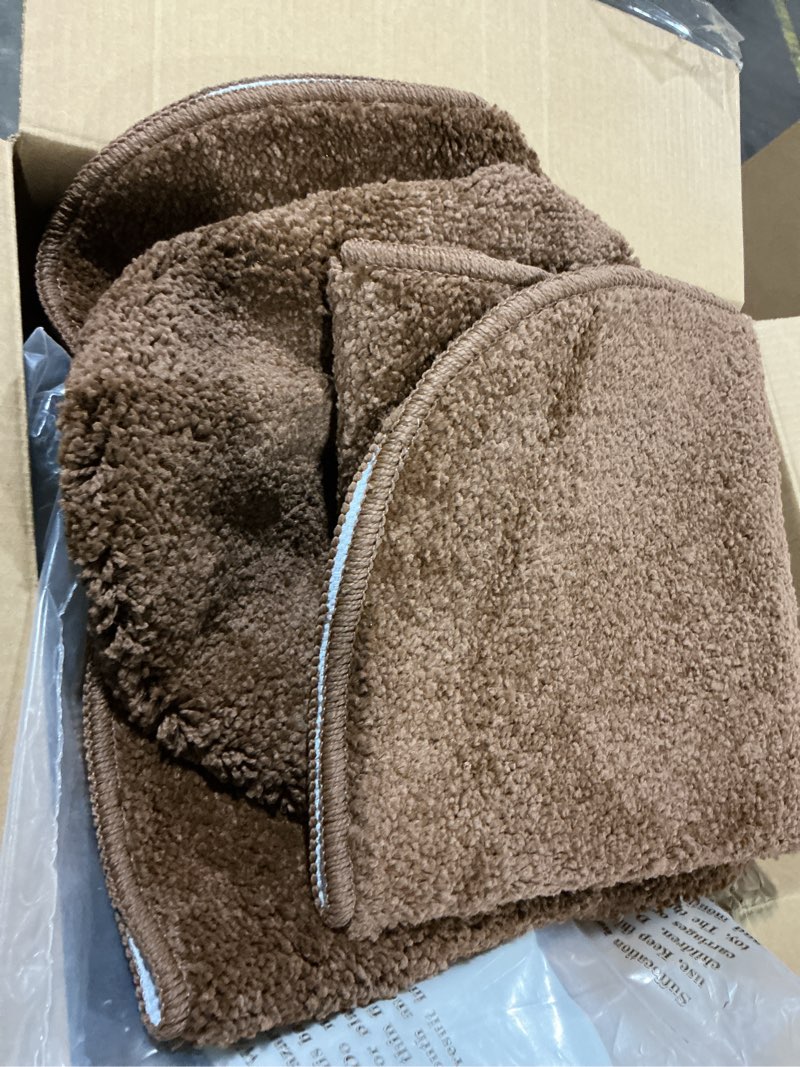 Condition photo showing Good Condition for Garland Rug Gramercy Plush Polypropylene Washable Bath Rug Set, 3 Piece (Toilet Lid Cover, Contour Rug, 20" x34' Bath Rugs) Cinnamon