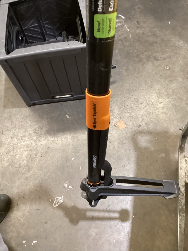 Condition photo showing Good Condition for fiskars 39.25 in. stainless steel weeder aluminum handle