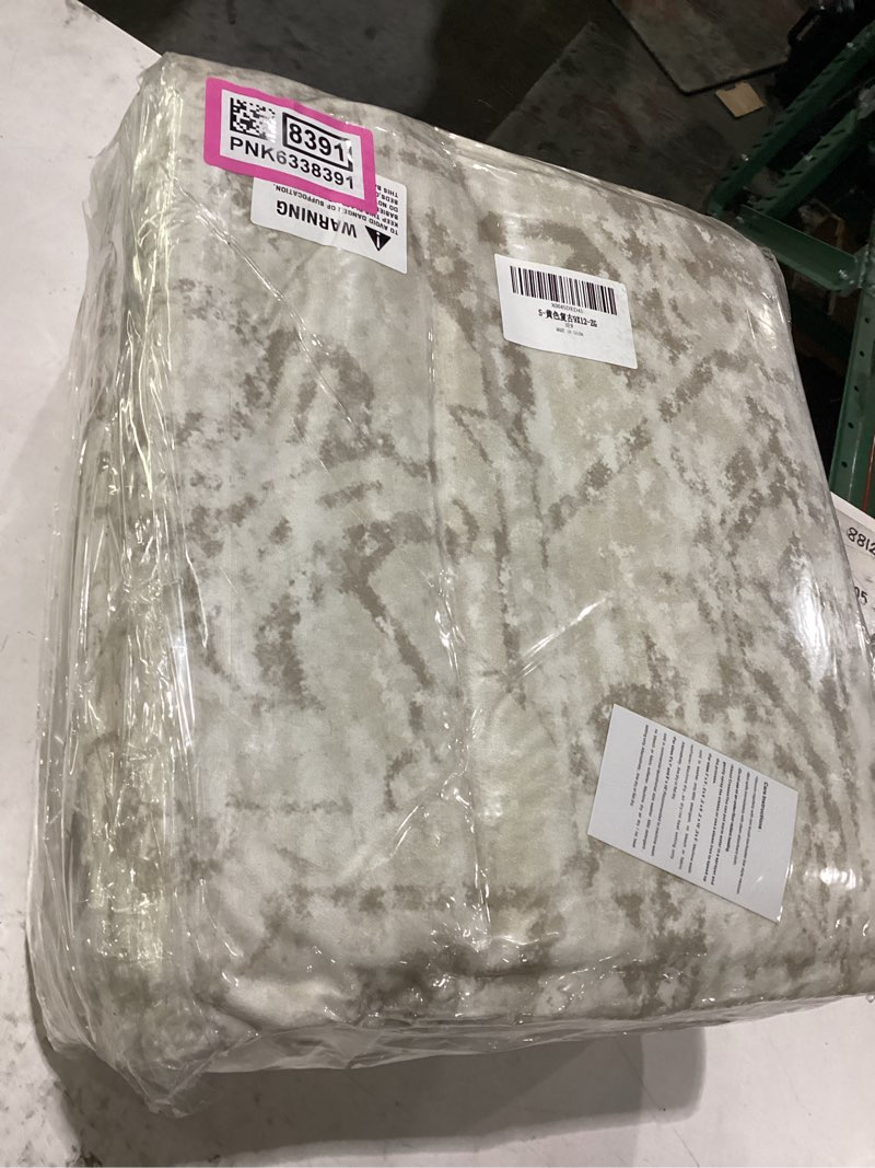 Condition photo showing New/Like New for washable rugs 9x12 area rugs for living room,rugs for bedroom, large carpets,ultra soft faux wool retro dining room rug,non slip&non-shedding low pile vintage print rug indoor for home office 9' x 12' (rectangular) beige-ivory-cream-brown-camel