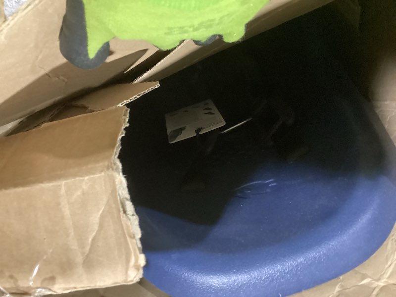 Condition photo showing As Is for thule yepp 2 mounted child bike seat, adjustable footrests, 5-point harness and easy to mount design frame mount majolica blue