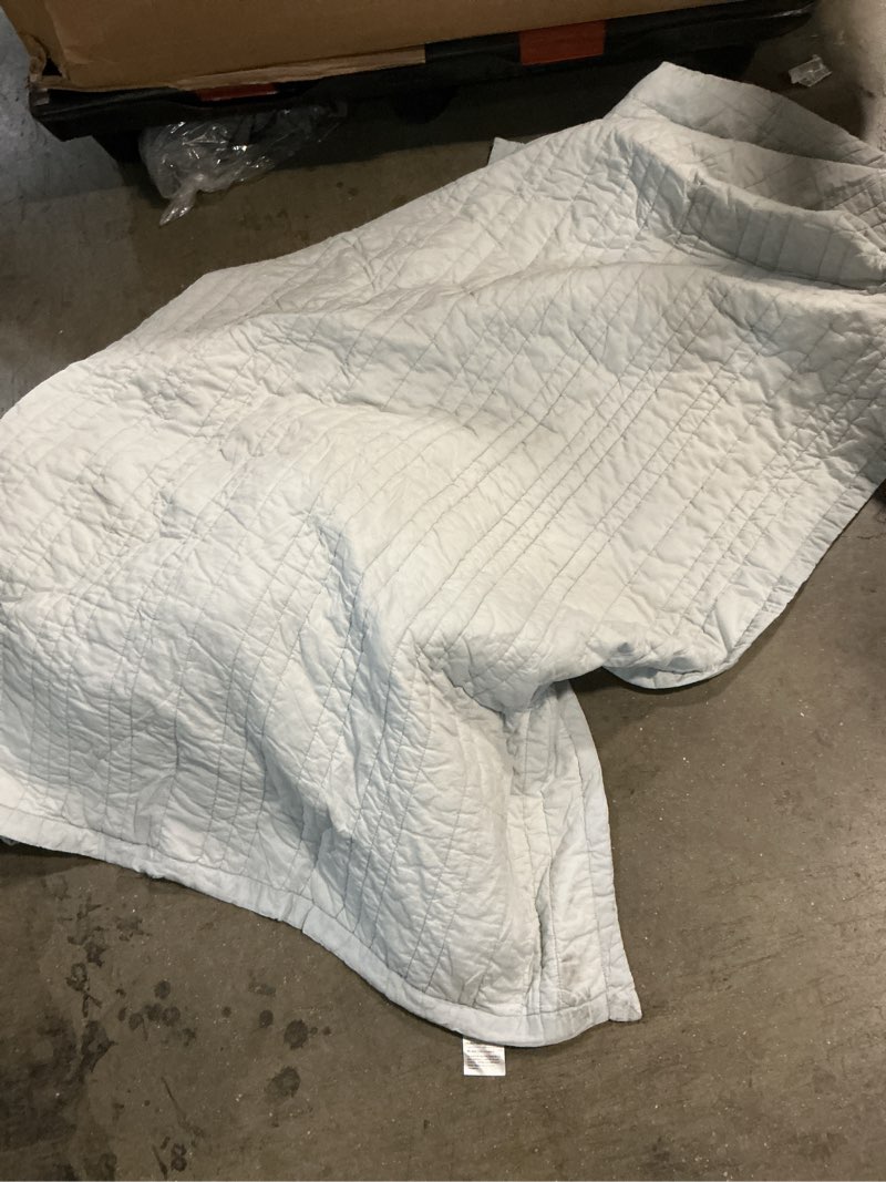 Condition photo showing As Is for european linen box quilt (90 in x 92 in )