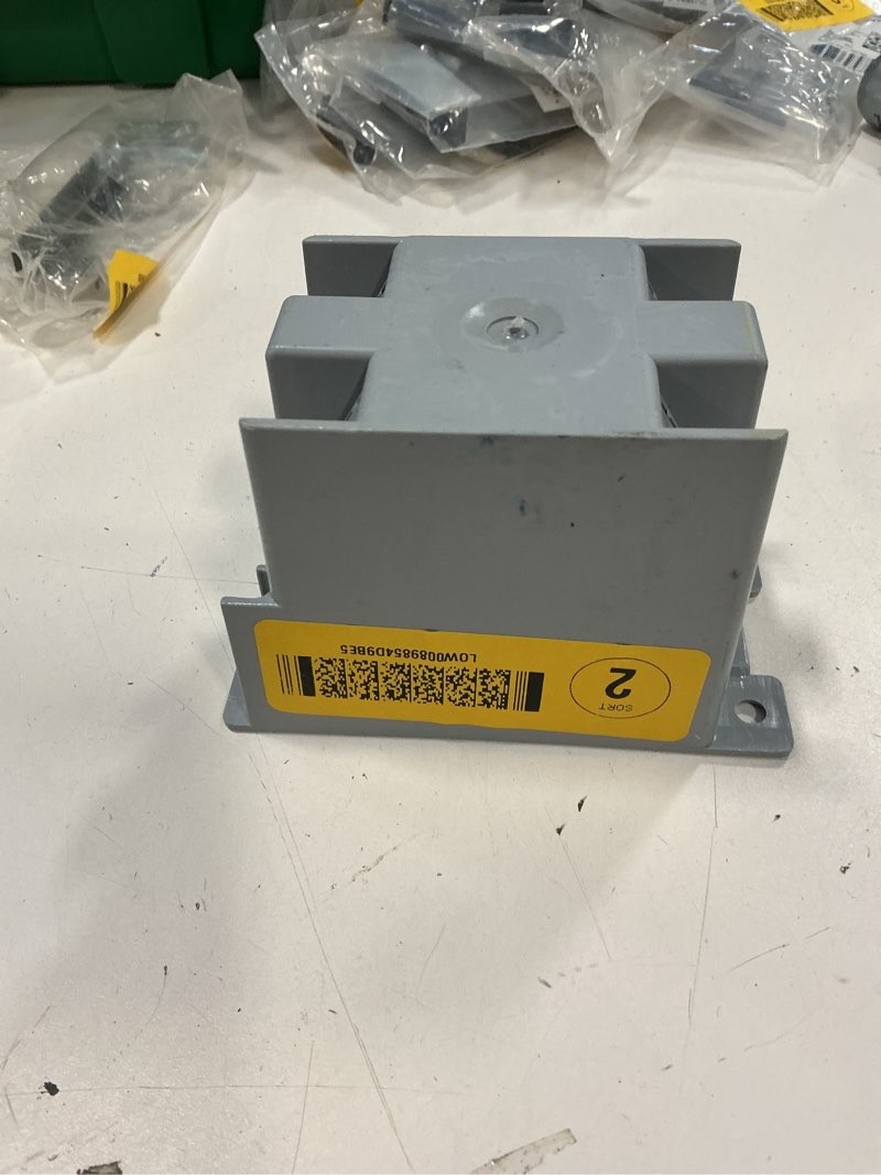 Condition photo showing New/Like New for Cantex Ez14sox Old Work Pvc Electrical Box, Single Gang