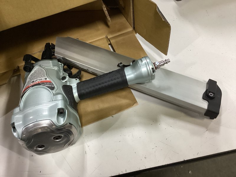 Condition photo showing Good Condition for metabo hpt 35 deg framing nailer