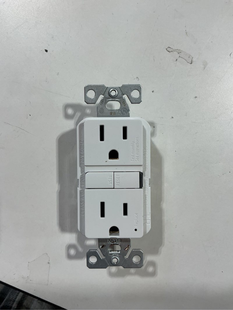 Condition photo showing Good Condition for eaton 15-amp 125-volt tamper resistant gfci residential decorator outlet, white
