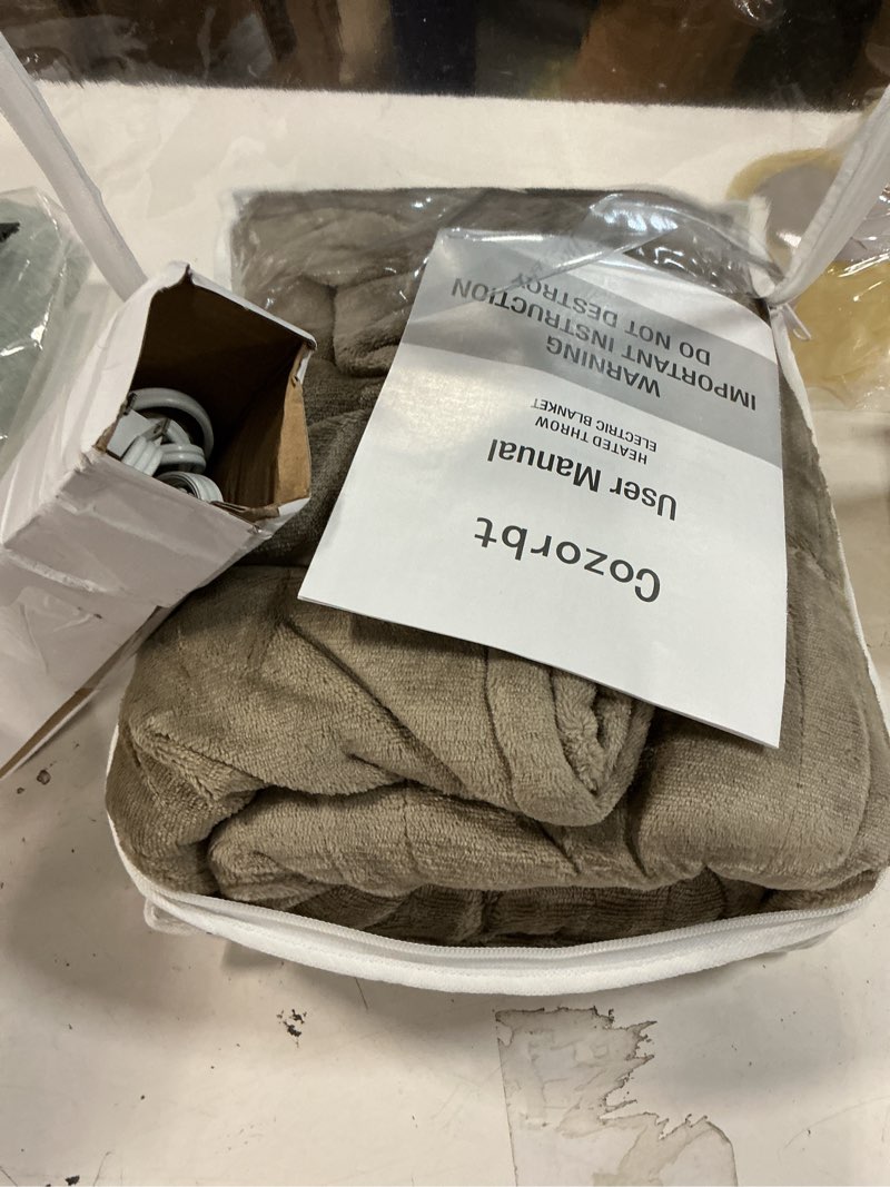 Condition photo showing Good Condition for Heat Blanket 50”x60” Throw,Soft Flannel & Sherpa Reversible Electric Blanket with 10 Heat Settings,12 Timer Setting and 3 Hours Auto-Shut Off,ETL Certified Machine Washable,Light Brown Light Brown 50*60in