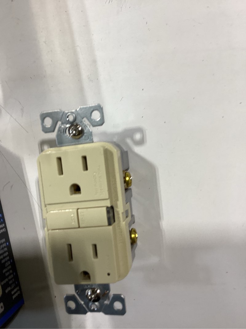 Condition photo showing Good Condition for eaton 15 -amp 125-volt gfci residential decorator outlet receptacles , ivory