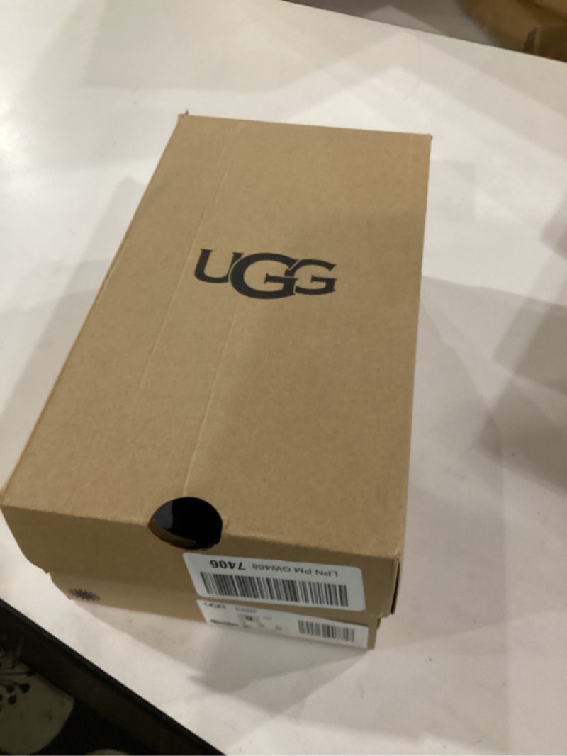Condition photo showing Good Condition for ugg women's ansley slipper, light grey, 9