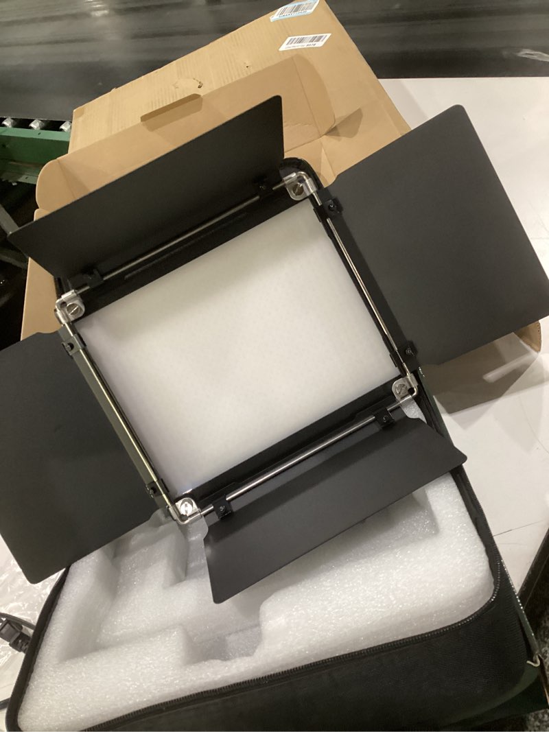 Condition photo showing Good Condition for neewer 2 pack bi color 660 led video light and stand kit: (2) 3200-5600k cri 96+ dimmable light with u bracket and barndoor, (2) 75 inches light stand for studio photography, video recording (black) nl660 (2 pack)