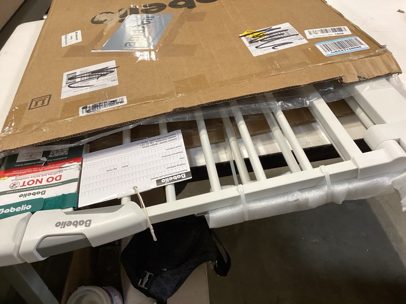 Condition photo showing Good Condition for babelio safety gate door fits for stairs, narrow and wide doorways with auto close, easy install, no drilling, pressure mounted for baby, child, pets, dog/puppy, 26''-40'', white white 30"tall 26"-40" wide