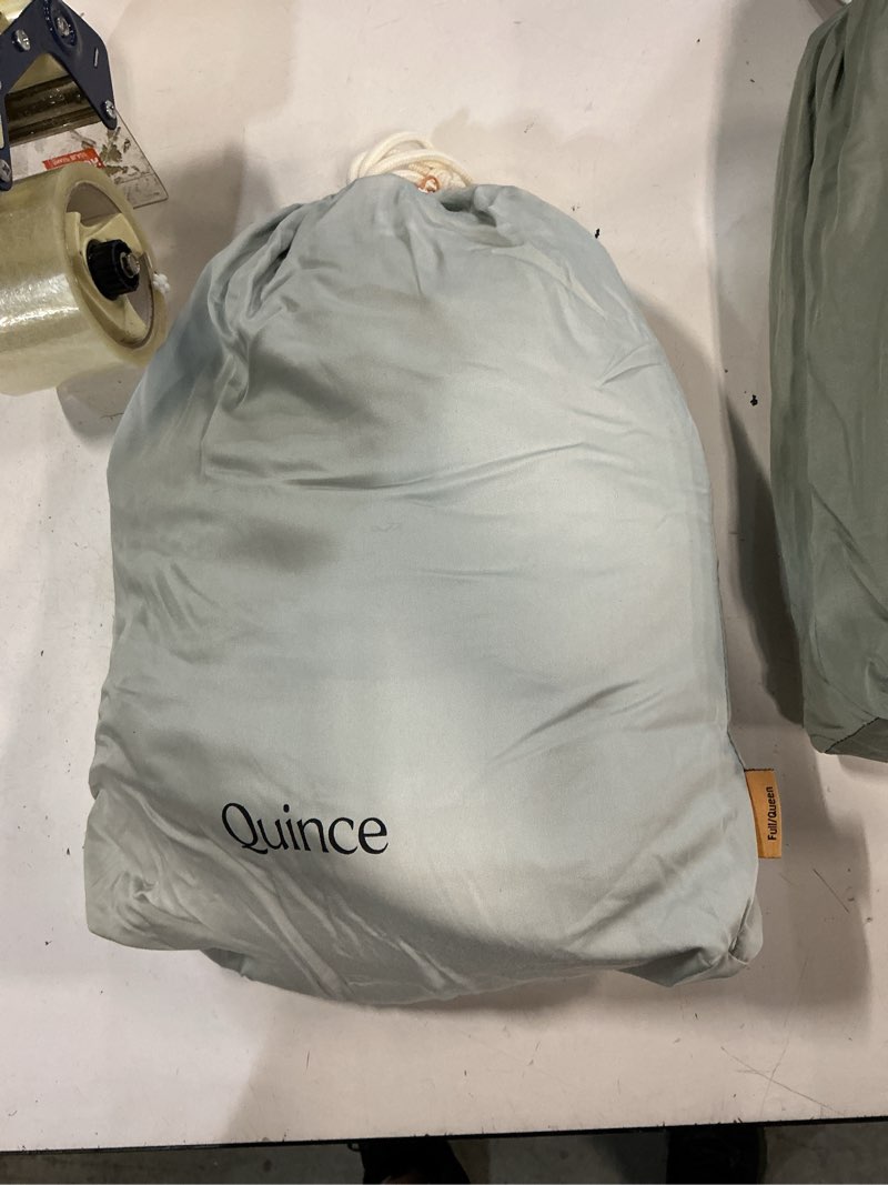 Condition photo showing Good Condition for signature giza cotton sateen bedding, full/queen, pale green