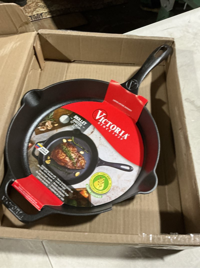 Condition photo showing Good Condition for Victoria 12-Inch Cast Iron Skillet, Pre-Seasoned Cast-Iron Frying Pan with Long Handle, Made in Colombia