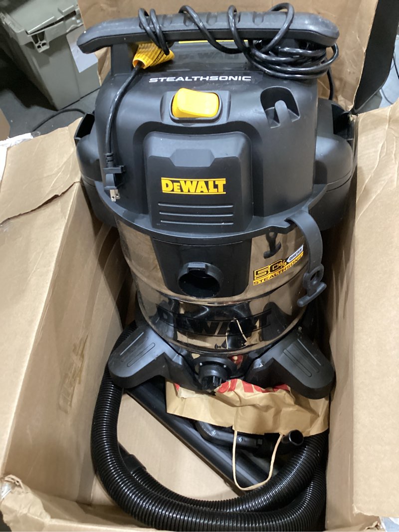 Condition photo showing Good Condition for dewalt dxv08s 8 gallon wet/dry vacuum, 4 peak hp shop vacuum, stainless steel tank, silver