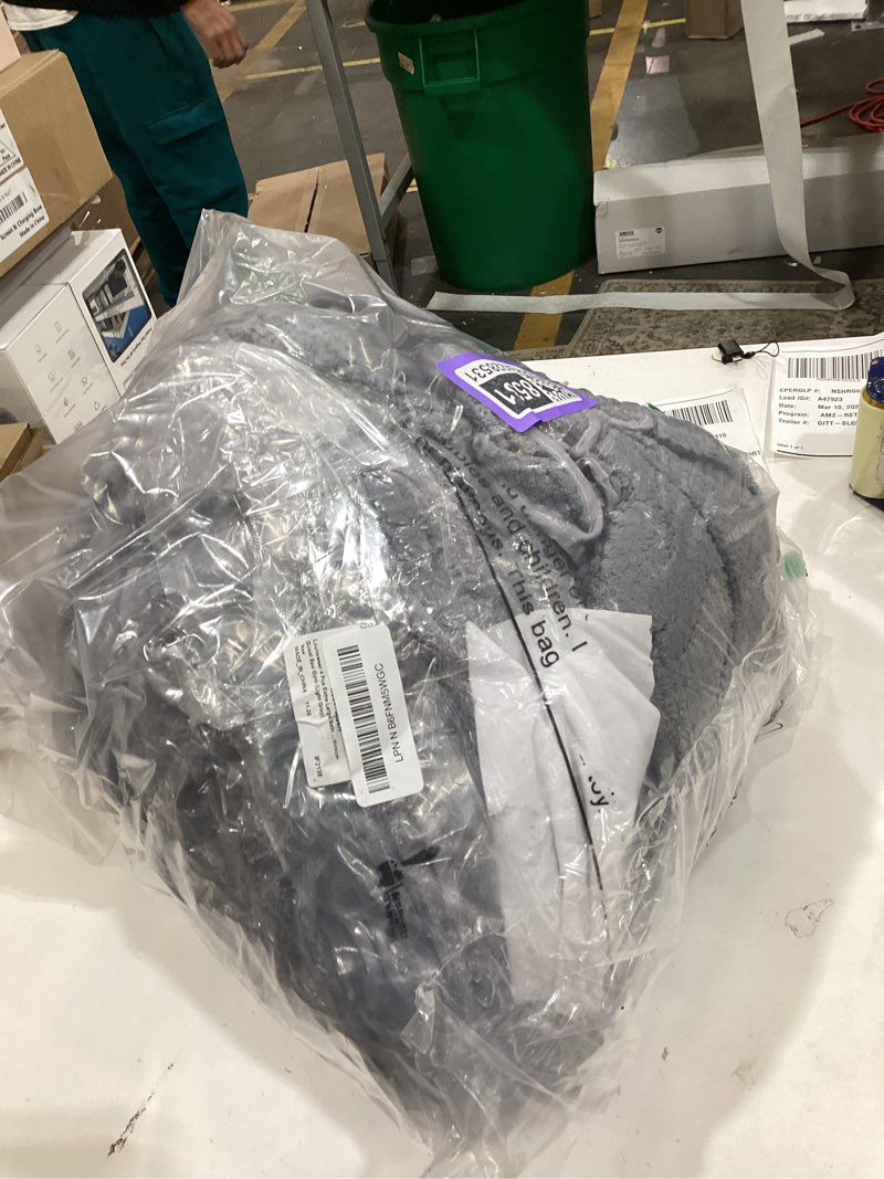 Condition photo showing New/Like New for Lounsweer 4 Pcs Extra Large Bath Towel Set 40 x 80 Inches Oversized Bath Sheets for Adults Jumbo Soft Highly Absorbent Coral Fleece Shower Towel for Hotel Bathroom Guest Spa Gym (Light Gray) Light Gray 4