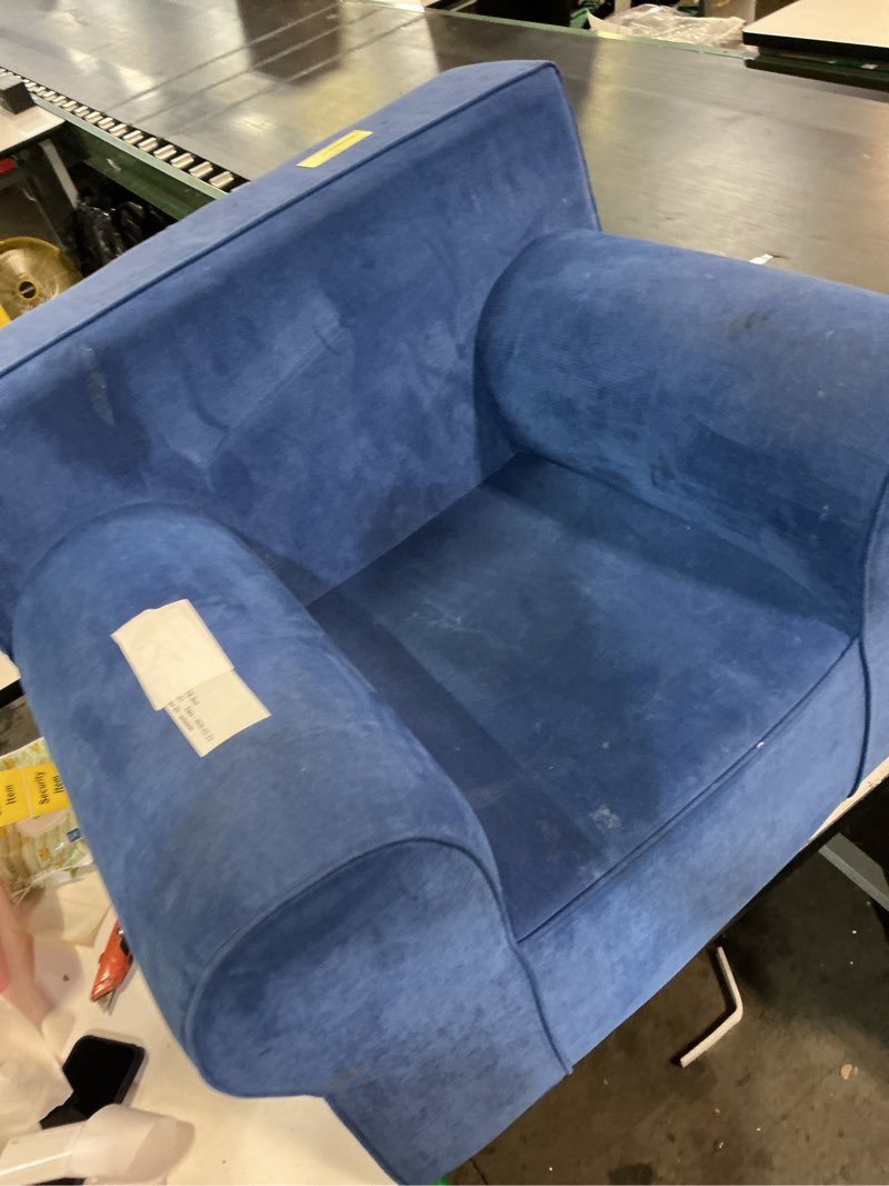 Condition photo showing Good Condition for member's mark jumbo kids' explorer chair, assorted colors