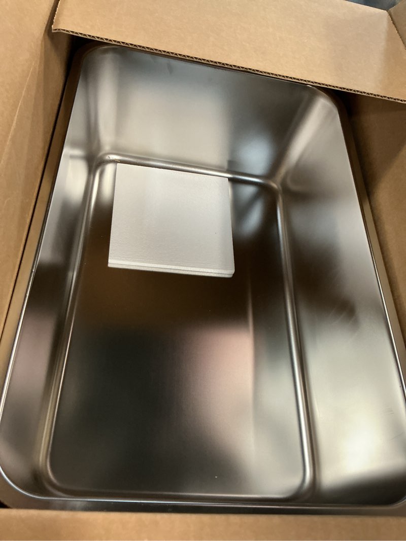 Condition photo showing Good Condition for kichwit large stainless steel cat litter box with high sides, metal litter pan for big cats, non stick smooth surface, easy to clean (23.4" l x 15.5" w x 7.6" h) 23.4" l x 15.5" w x 7.6" h (without lid)