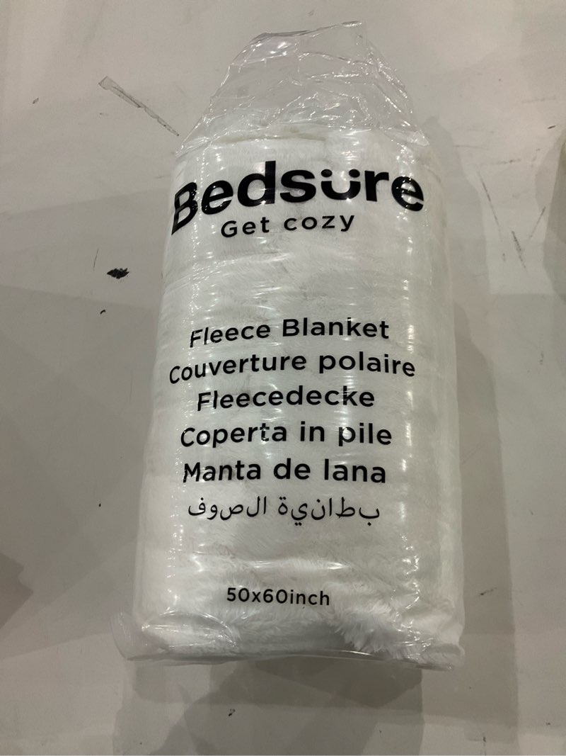 Condition photo showing New/Like New for Bedsure GentleSoft White Throw Blanket for Couch - Cozy Blanket for Women, Cute Fleece Throw for Girls, Christmas Birthday Gifts for Women Men Teen, Room Home Boho Fall Decor, Off White, 50x60 Inches Off White Throw (50" x 60")