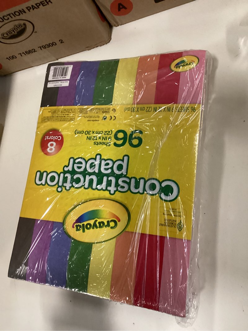 Condition photo showing New/Like New for Crayola 2020893 9 x 12 in. Construction Paper Pad with 96 Sheets  Assorted Color 4 pack 