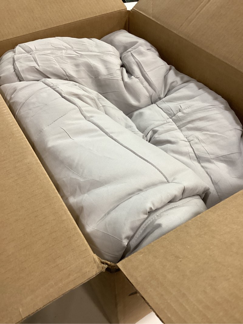Condition photo showing Good Condition for Bedsure Comforter Duvet Insert - Quilted Comforters Oversized King, All Season Duvet, GentleSoft Down Alternative Bedding, with 8 Tabs, Gifts for Women/Men, Light Grey, Oversized King 116 x 98 Inches Oversized King Light Grey