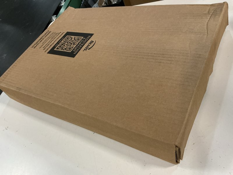 Condition photo showing New/Like New for mayfair linden slow close toilet seat, non slip heavy duty wood, easy install, elongated, white elongated traditional hinge