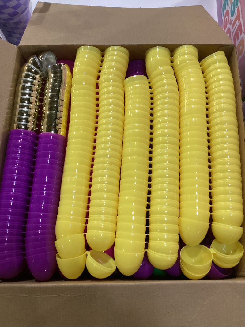 Condition photo showing Good Condition for [12 surprise golden eggs] 500 pack 2.3 inch plastic easter eggs, empty easter eggs fillable, bright colors plastic eggs bulks for easter hunt, easter party favor, basket stuffers fillers