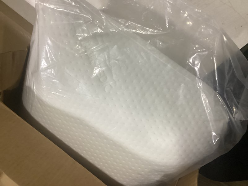 Condition photo showing Good Condition for tempur-pedic memory foam symphony pillow luxury soft feel, standard, white 1