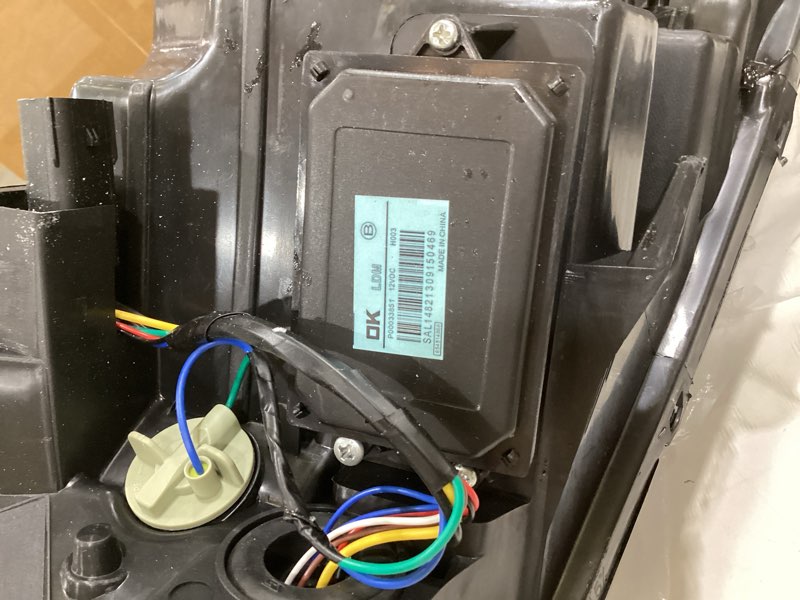 Condition photo showing As Is for huray right halogen headlight assembly for nissan pathfinder 2017-2020 rh rh(passenger side)