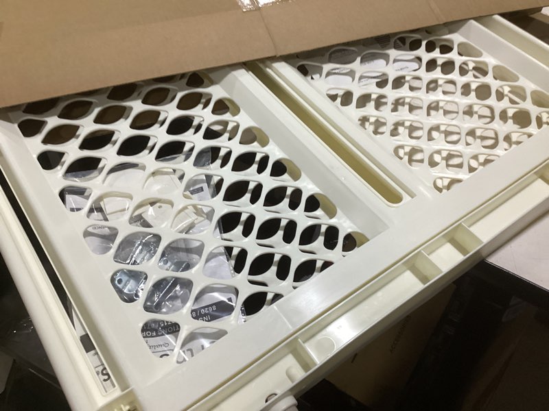 Condition photo showing Good Condition for north states 5-way pet gate, model# 8619