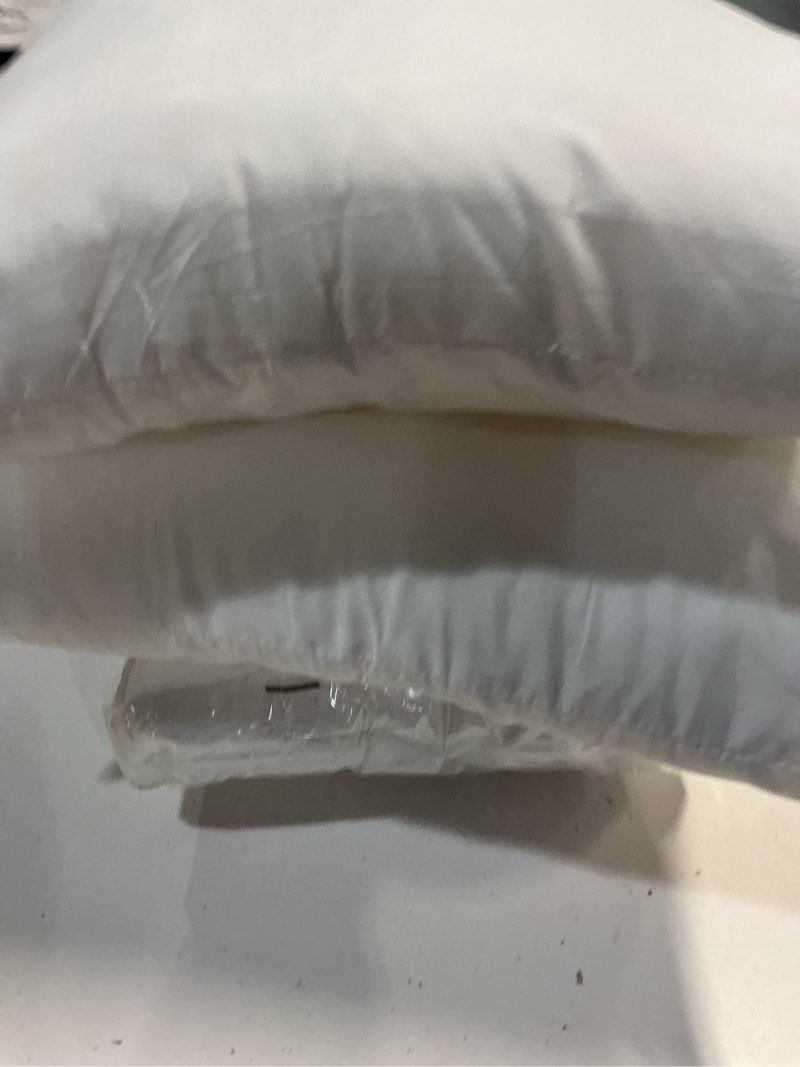Condition photo showing Good Condition for 18 x 18 inches Pillow Inserts, Set of 4 Hypoallergenic Brushed Microfiber Liner Down Alternative Filled Square Cushion Throw Pillow 18" x 18"