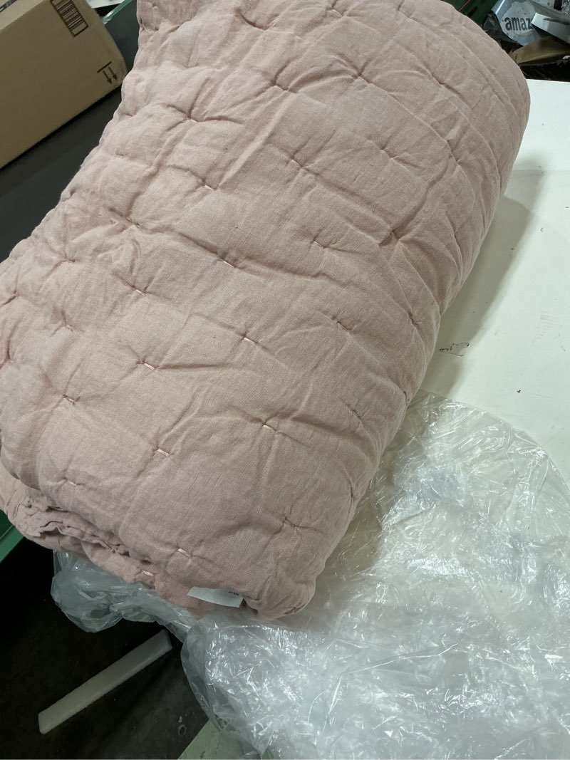 Condition photo showing Good Condition for ((size twin))quince european linen dream quilt color: dusty mauve